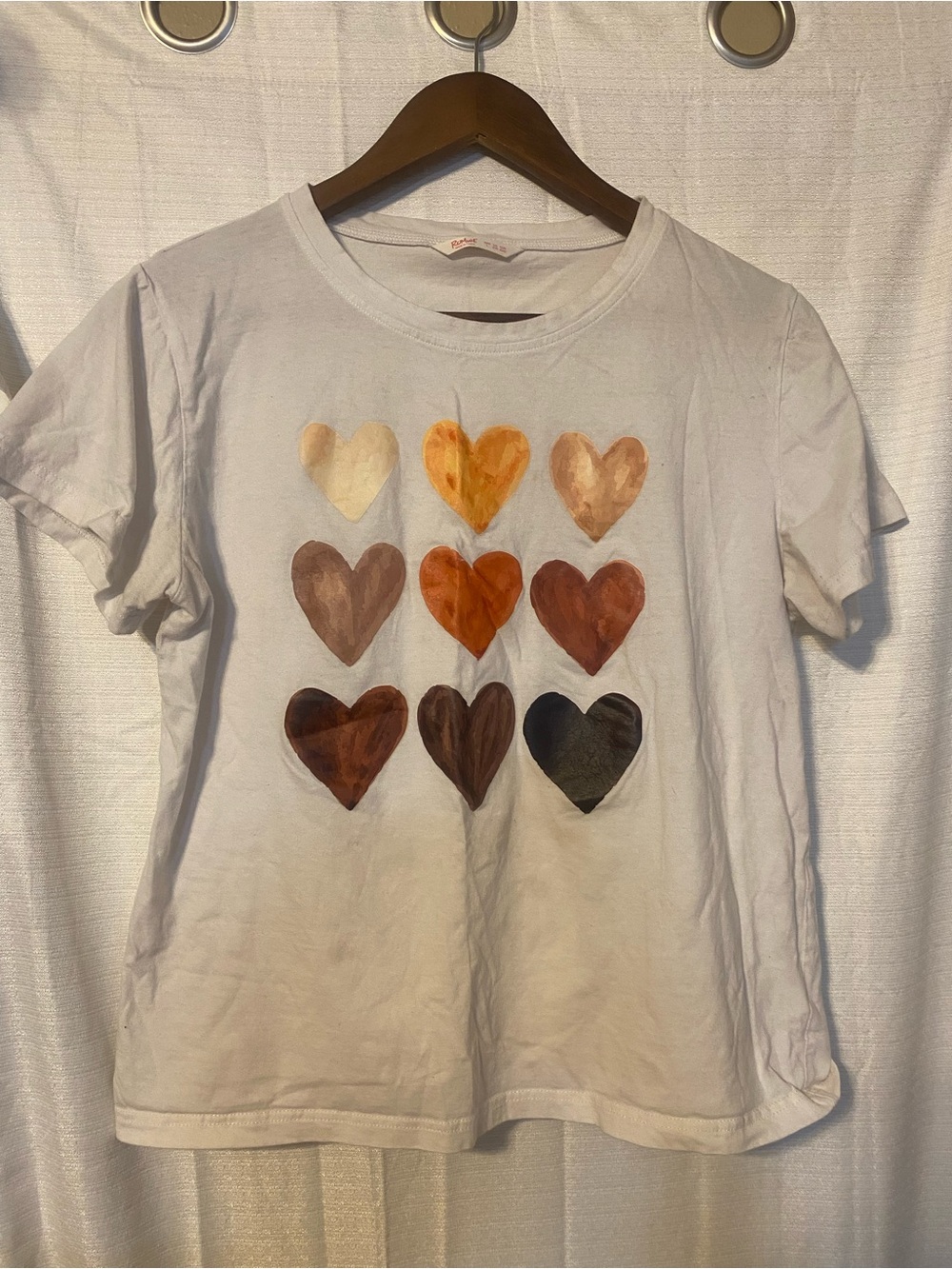 ROMWE White Tee with Heart Graphic